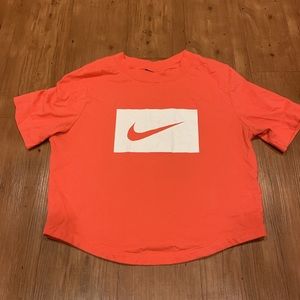 Nike Cropped Shirt